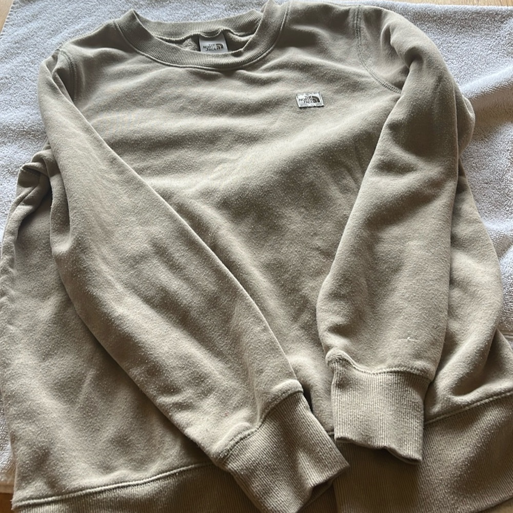 Women’s north face fleece sweatshirt  sz m